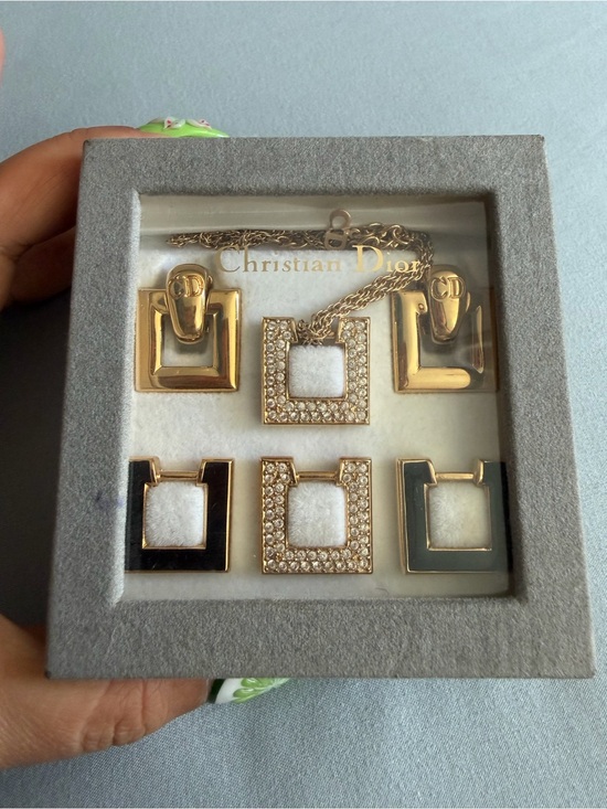 Dior Jewelry - Dior Gold-Tone Square Pendant & Earring Set with Crystal Accents